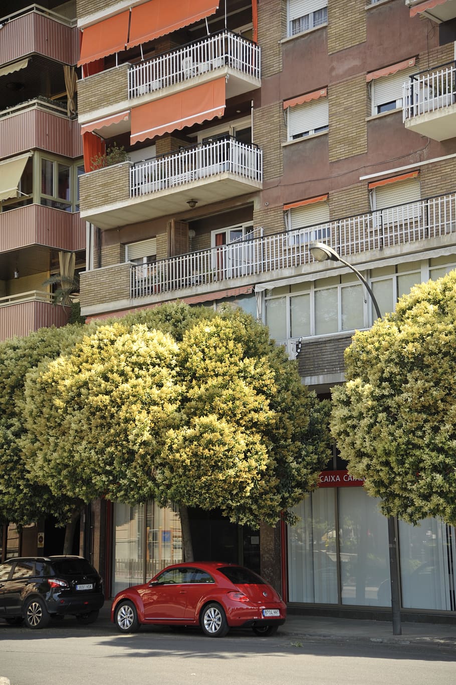 spain, lleida, red, hause, building, espagna, trees, volkswagen HD wallpaper