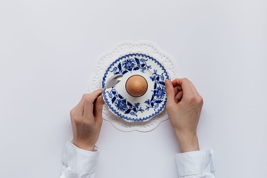 hand, ceramic, plate, egg, table, one person, food and drink HD wallpaper