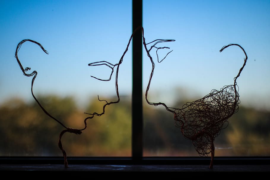 love, couple, window, art, sculpture, wire sculpture, focus on foreground HD wallpaper