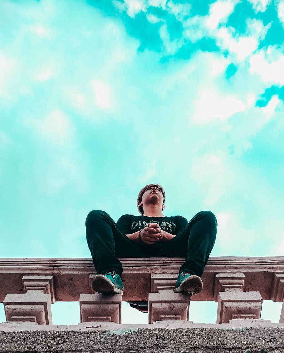 one person, real people, sitting, leisure activity, lifestyles HD wallpaper
