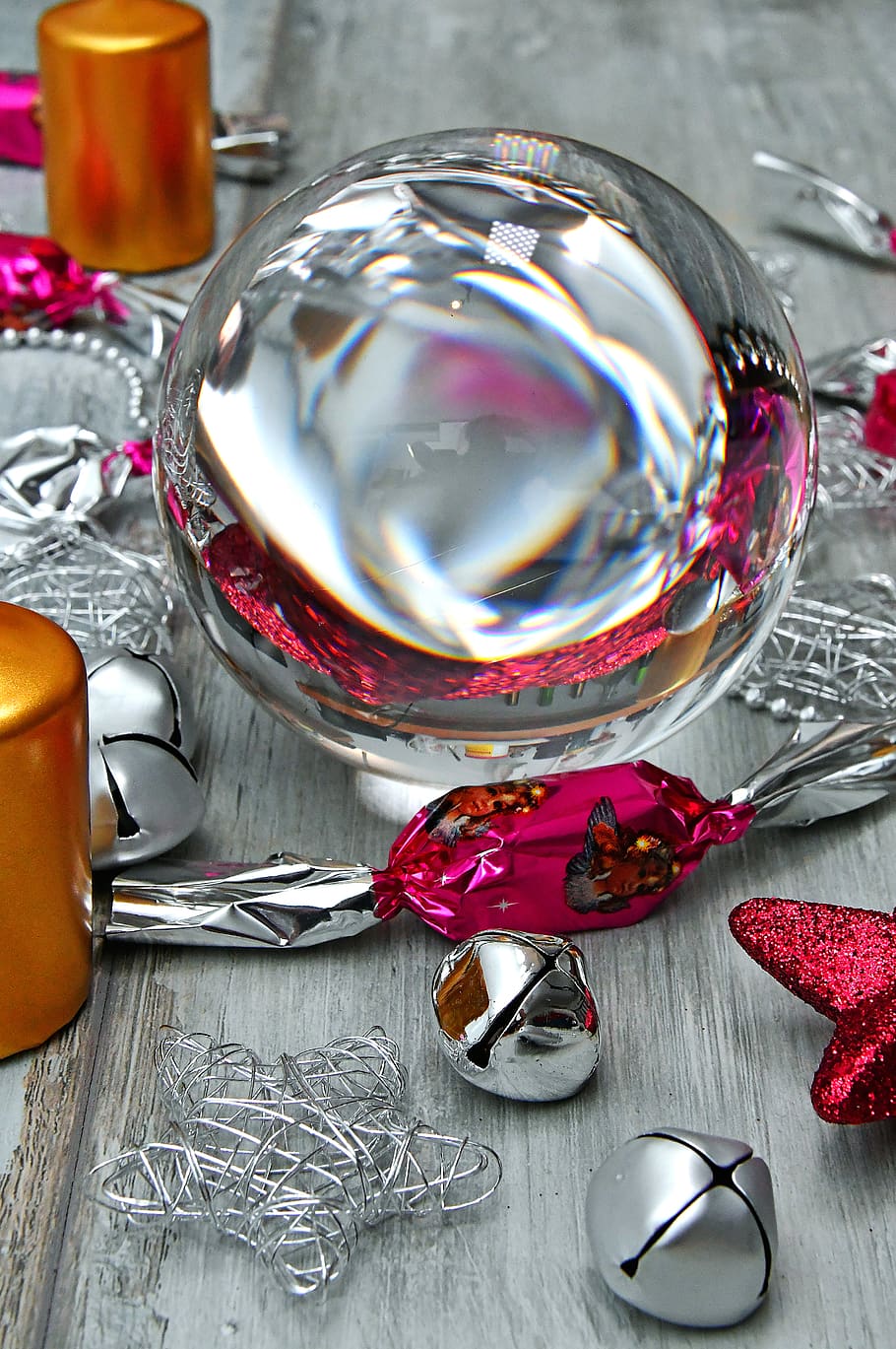 glass globe, christmas, magnifying glass, transparent, glitters