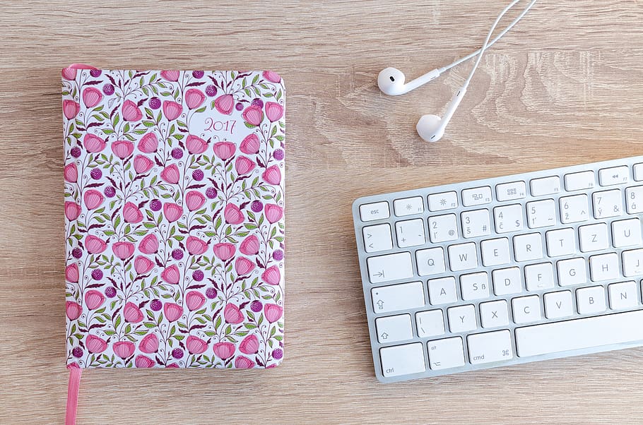 lifestyle, office, desk, notebook, planner, flowers, earphones HD wallpaper