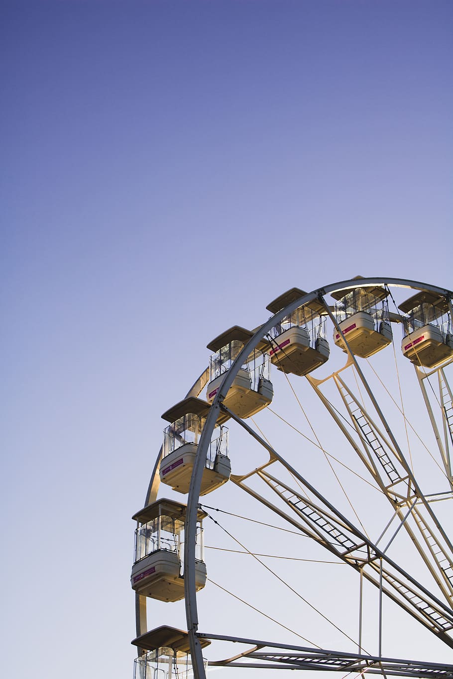 white ferries wheel during daytime, structure, clean, clear, ferris wheel HD wallpaper