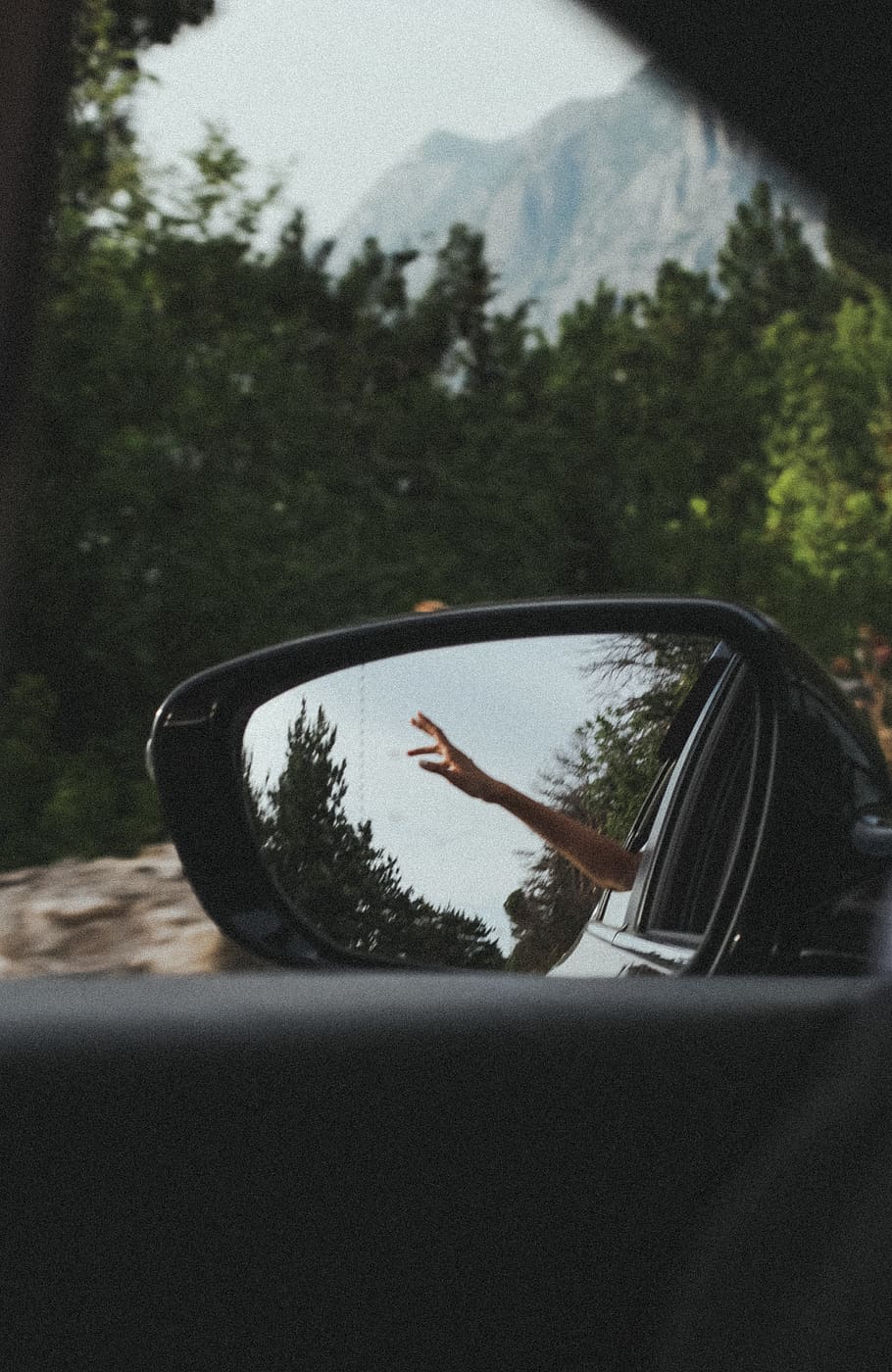 Person's Hand Reflecting on Car Wing Mirror, action, automotive, HD wallpaper