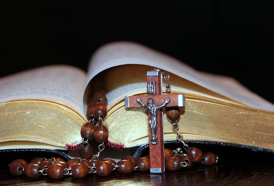 bead, cross, string, object, religion, priest, jesus, christian HD wallpaper