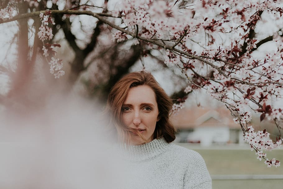 woman under tree, portrait, plant, one person, looking at camera HD wallpaper