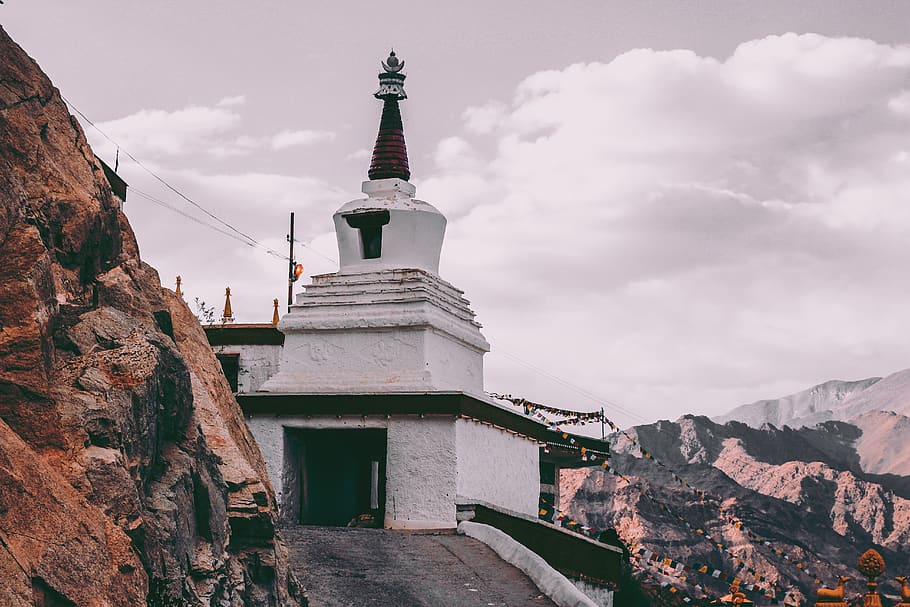 White Concrete Building on Top of Mountain, ancient, architectural HD wallpaper