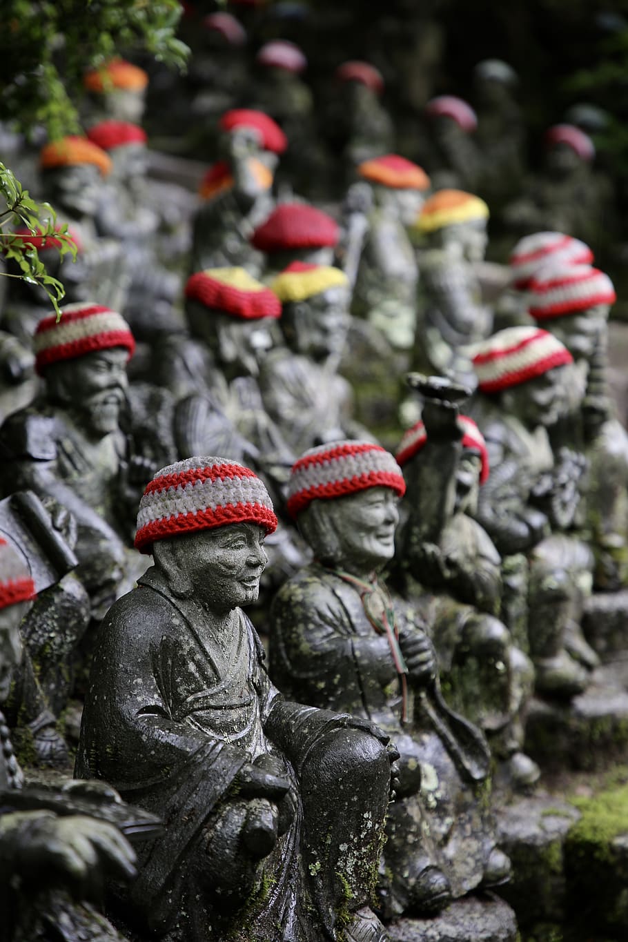 people sculpture, human representation, art and craft, statue HD wallpaper