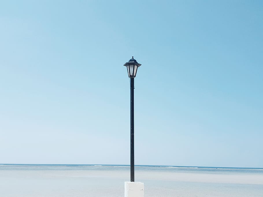 lamp, minimal, sea, beach, summer, light, sky, water, blue HD wallpaper