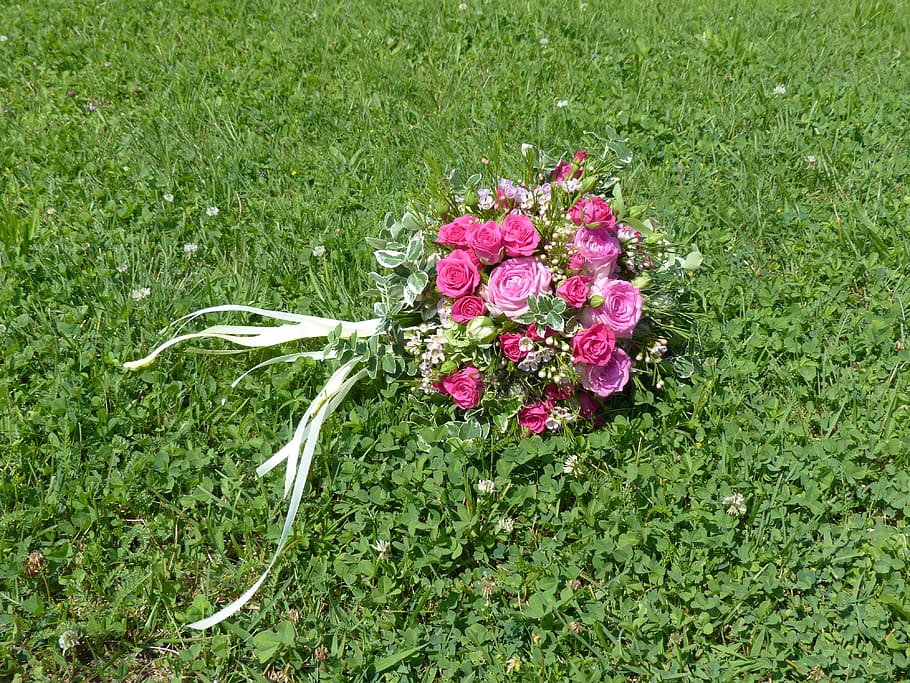 austria, eltendorf, grass, rose, bride, wedding, bouquet, roses HD wallpaper
