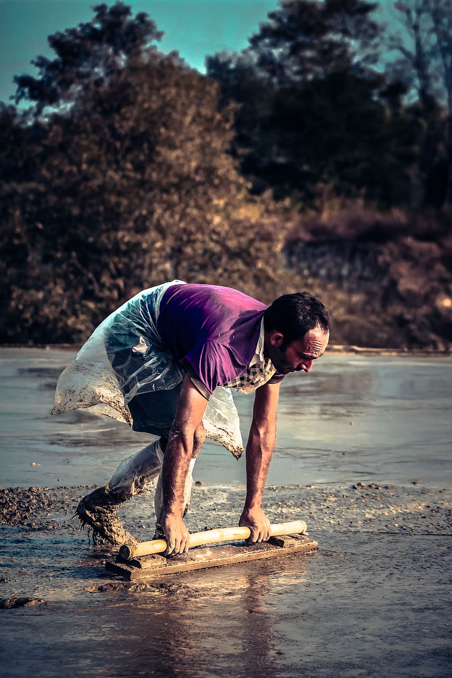 full length, real people, bending, water, lifestyles, one person HD wallpaper