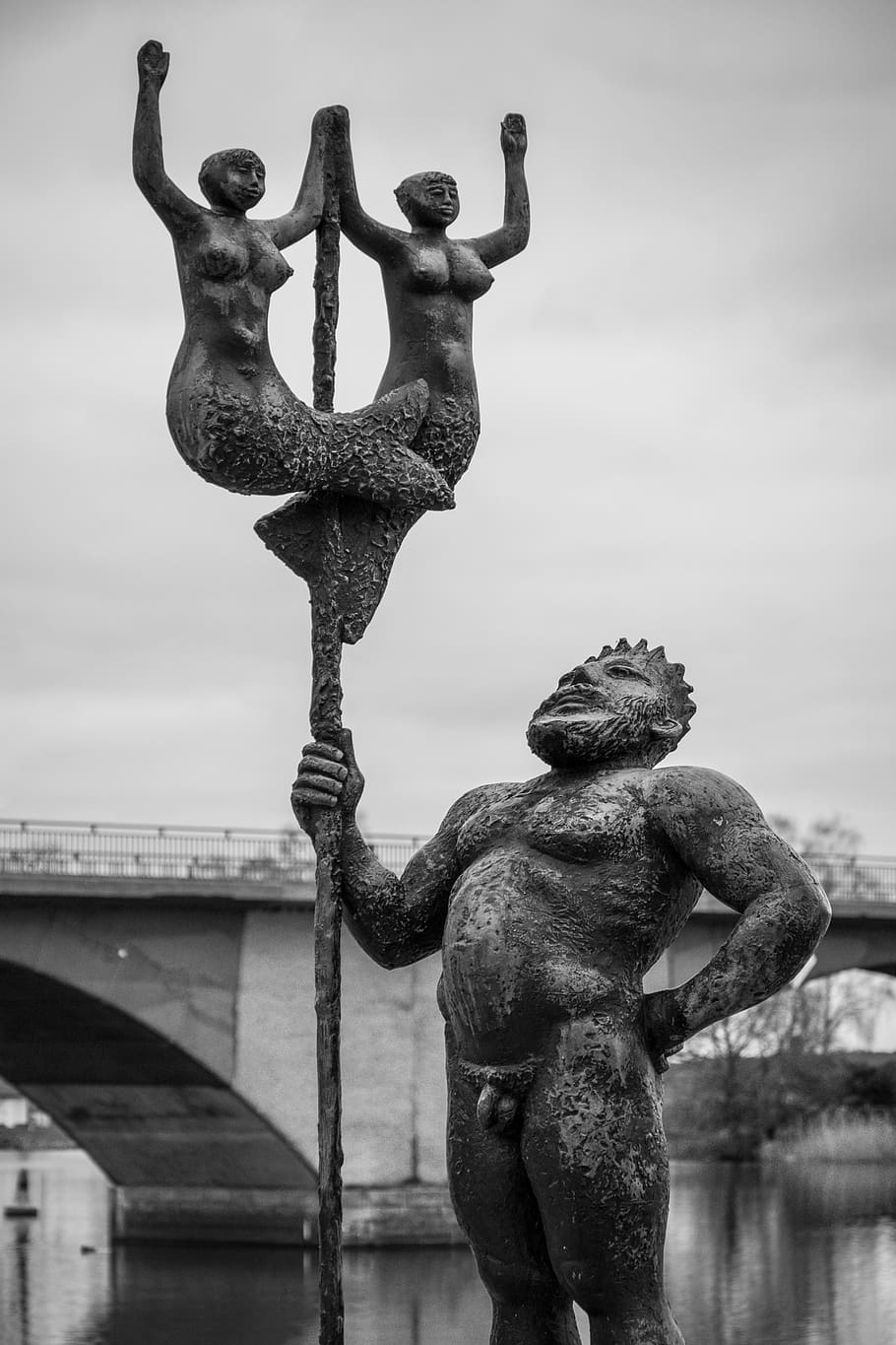 germany, schwedt/oder, bollwerk, neptune, sculpture, black and white HD wallpaper