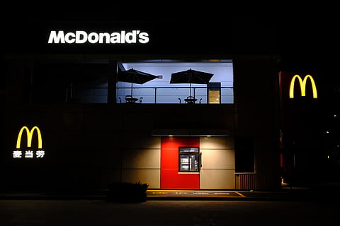 McDonalds Fast Food, various, burger, text, architecture, illuminated HD wallpaper