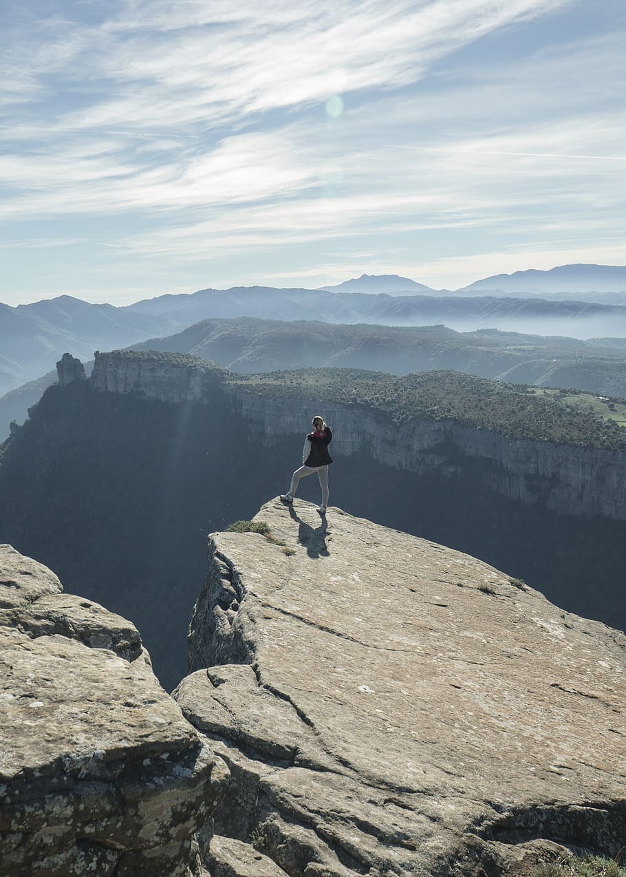Woman Standing on Mountain Cliff, adventure, challenge, climb HD wallpaper