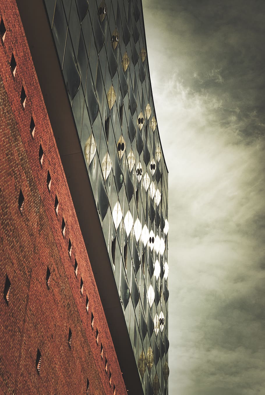 building, architecture, low angle shot, facade, modern, reflection HD wallpaper