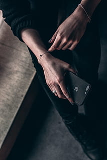 girl hand holding iphone, tech, technology, jewellery, jewelry HD wallpaper