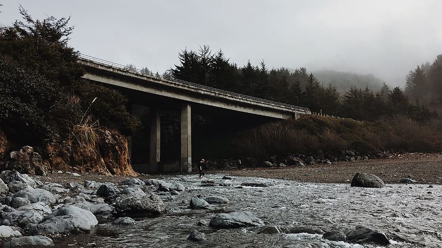 running, water, alone, walk, bridge, landscape, rock, rocky HD wallpaper