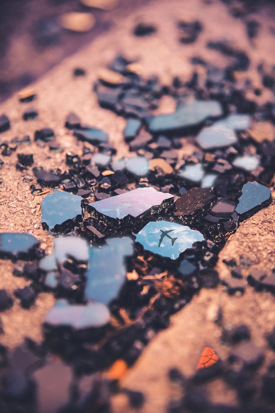 Macro Photography of broken rock with airliner reflection, mineral, HD wallpaper