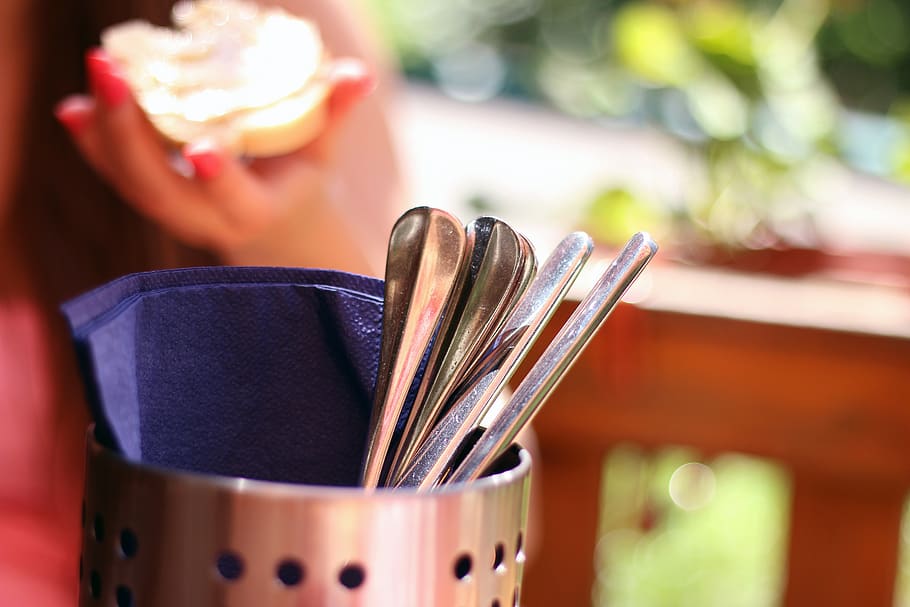 Utensil in Holder, cutlery, flatware, lunch, silverware, focus on foreground HD wallpaper