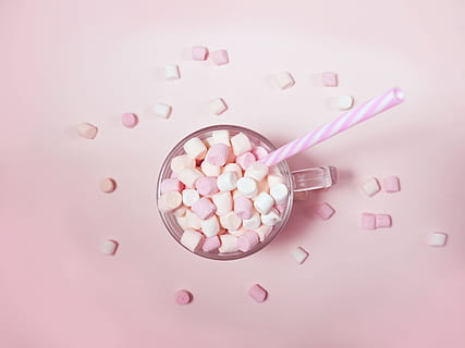 mug of marshmallows, sweet, candy, straw, cup, pink, flatlay HD wallpaper