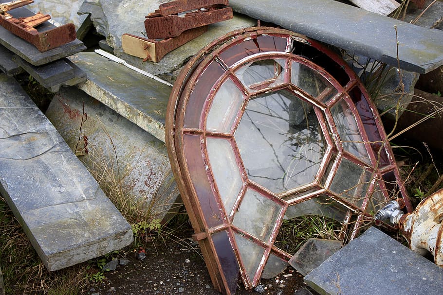 vintage, window, scrap yard, reclamation, glass, abandoned HD wallpaper