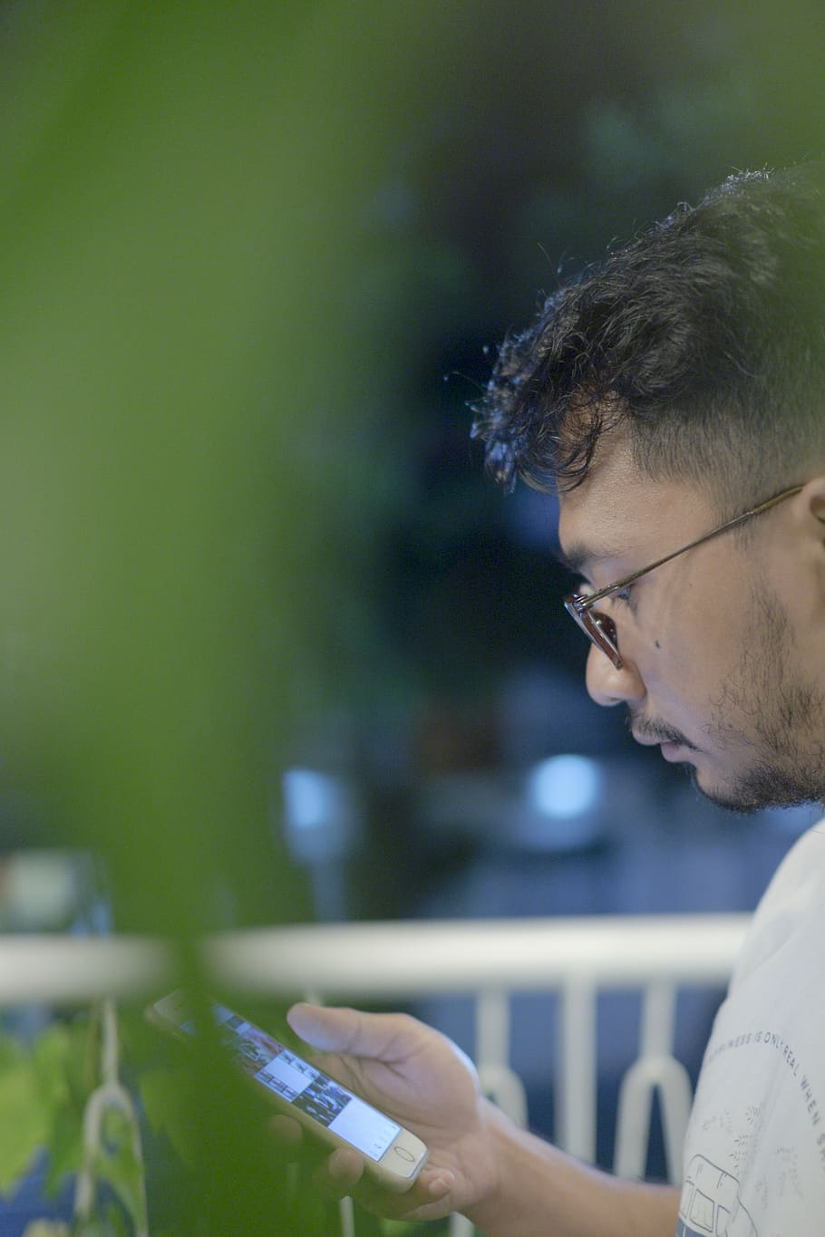 man using iPhone, human, person, accessories, glasses, accessory HD wallpaper