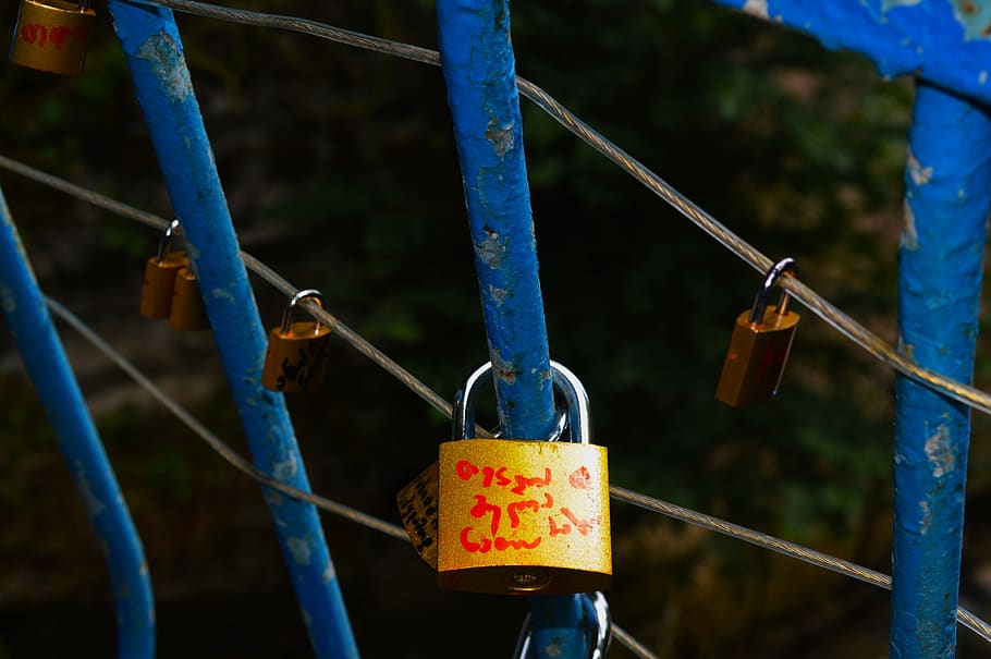 love, locks, padlock, heart, symbol, security, valentine, romantic HD wallpaper