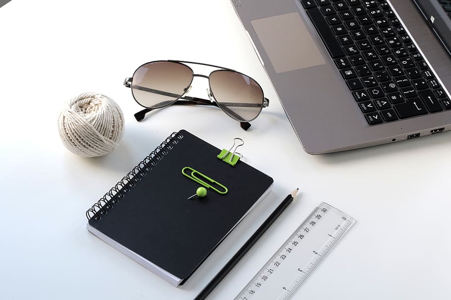 desk, desktop, sunglasses, notepad, notebook, laptop, pencil HD wallpaper