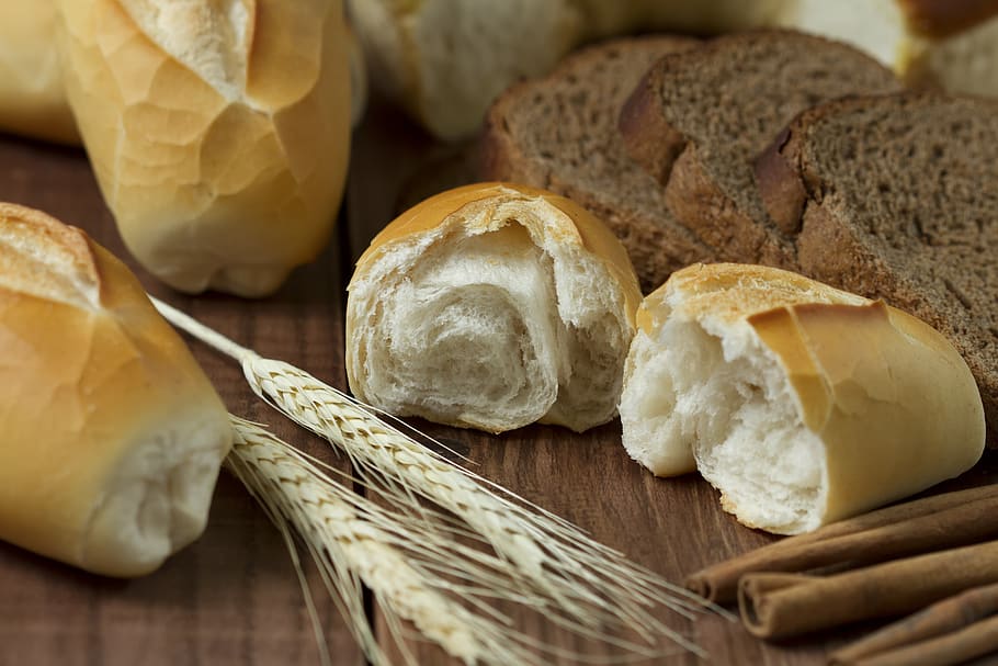 Sliced Bread Beside Wheat on Table, baked, bakery, blur, breads HD wallpaper