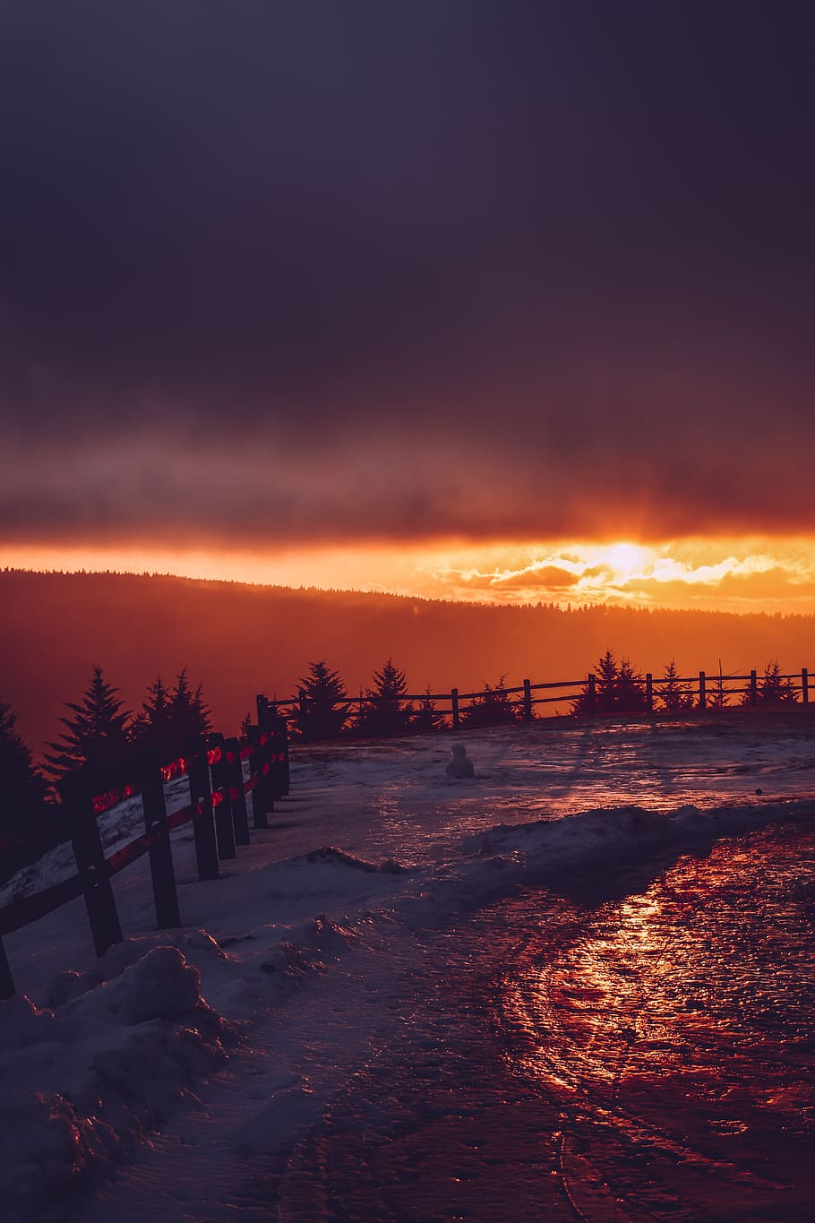Brown Wooden Fence, backlit, cliff, clouds, cold, dawn, evening HD wallpaper