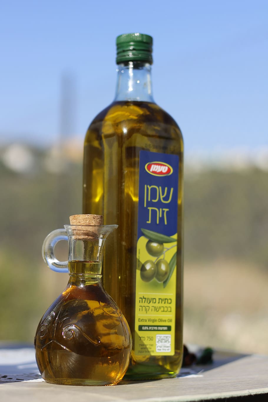 olive-oil-in-bottle-and-jug.jpg