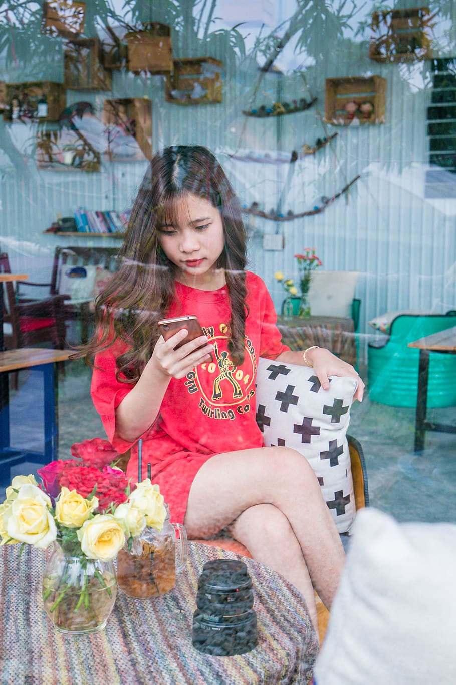 Woman Using Smartphone Sitting on Chair, beautiful, cute, daylight HD wallpaper