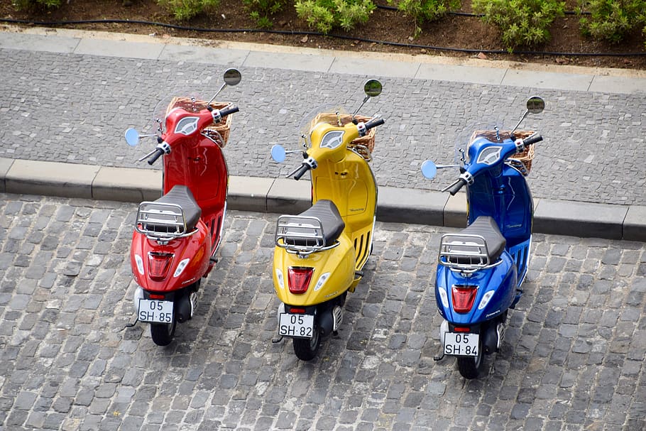 mopeds, scooters, vespa, piaggio, motorcycles, bikes, red, yellow, HD wallpaper