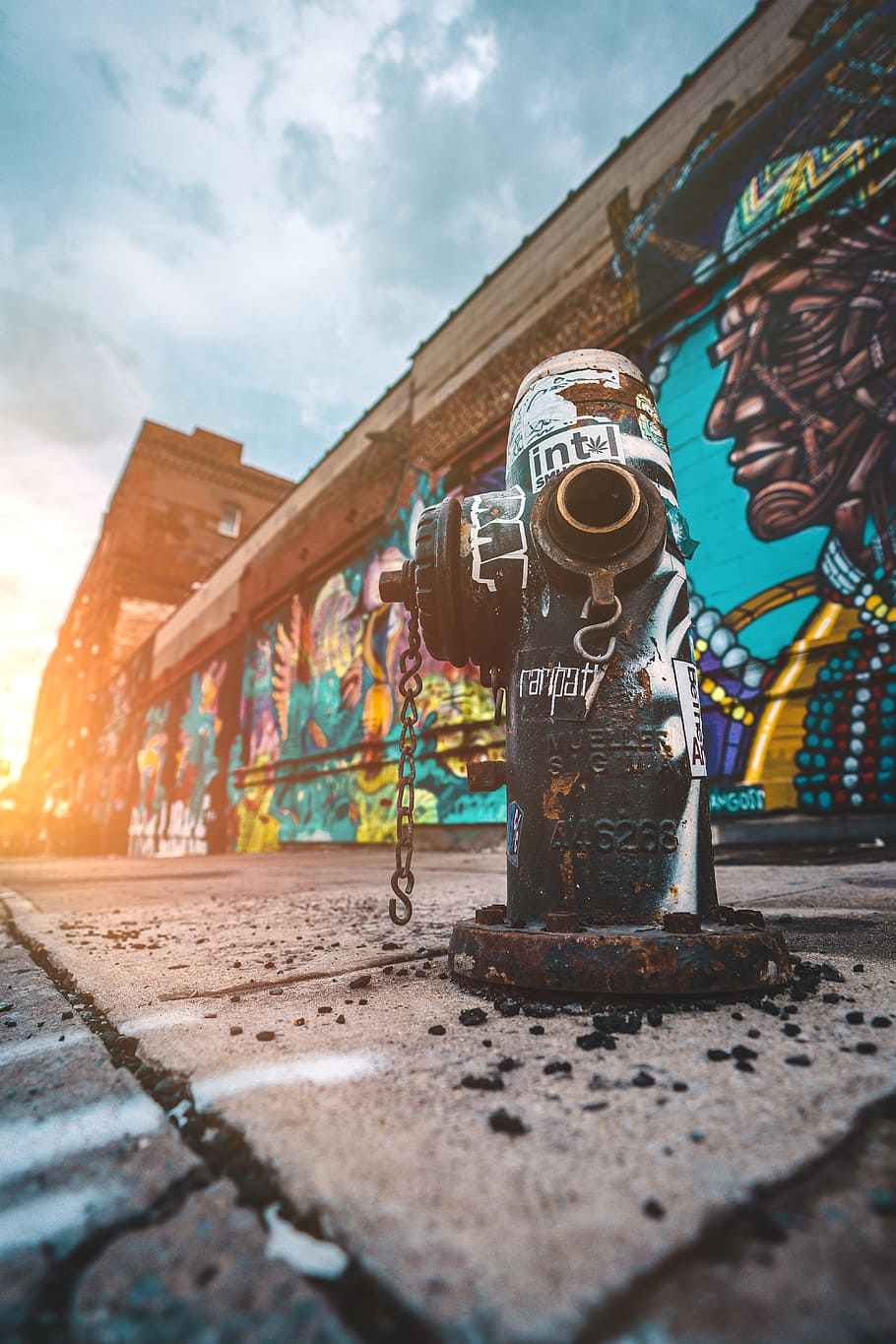 black fire hydrant, art, sunlight, graffiti, street, urban, city, HD wallpaper