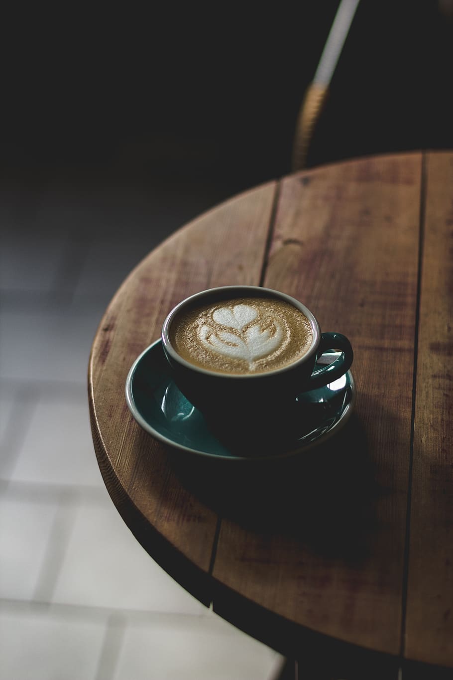 Round Teal and White Ceramic Mug With Saucer Set With Coffee Inside HD wallpaper