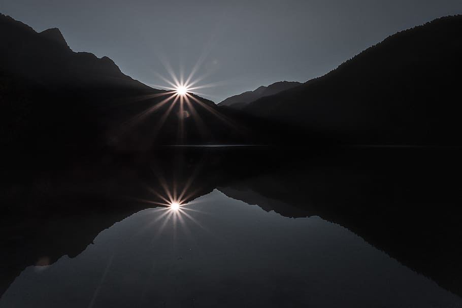 silhouette of mountain under cloudy sky, reflection, sunrise HD wallpaper