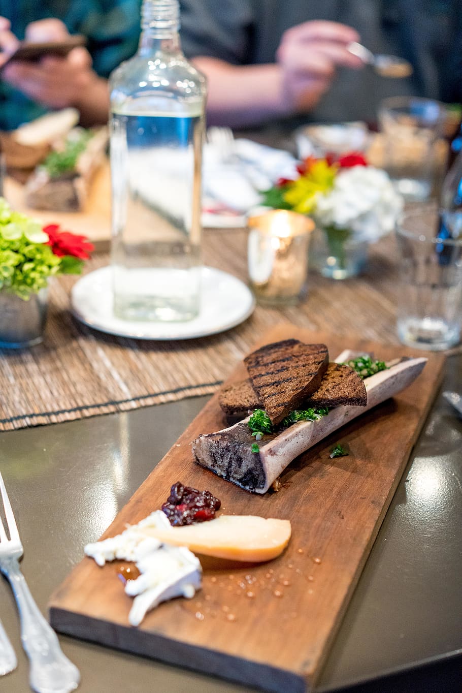 grilled meat dish on platter, flora, vase, pottery, potted plant HD wallpaper