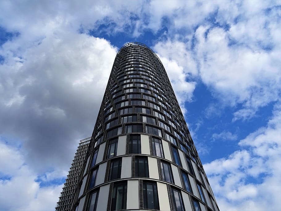 Gray Concrete Building during White Cloudy Skies, architecture HD wallpaper