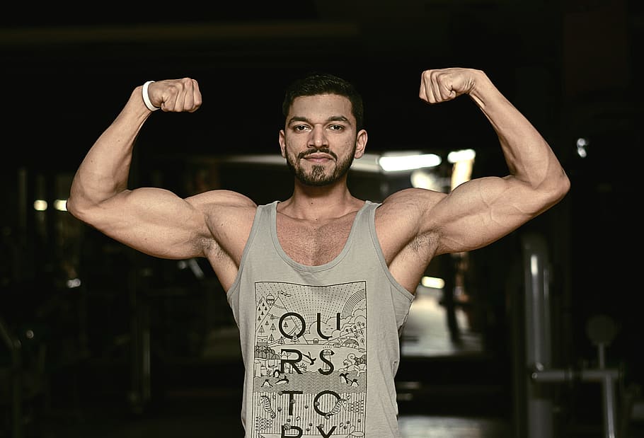 Man Wearing Gray Tank Top, biceps, blurred background, body, brawny HD wallpaper