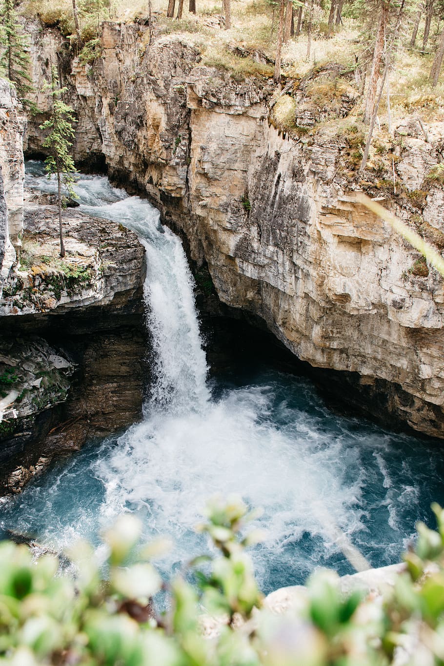waterfall, adventure, jasper, motion, beauty in nature, flowing water HD wallpaper