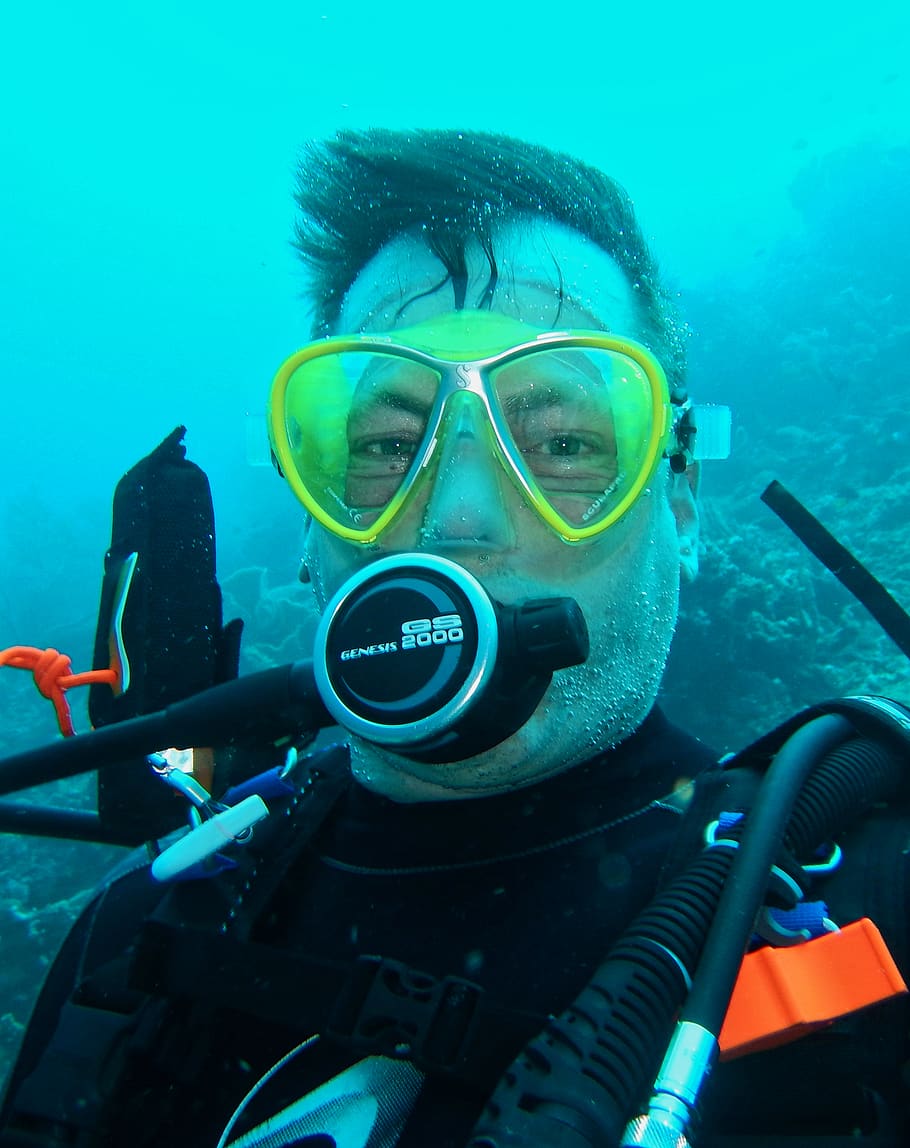 Man Snorkeling, deep, diver, diving, goggles, marine life, ocean HD wallpaper