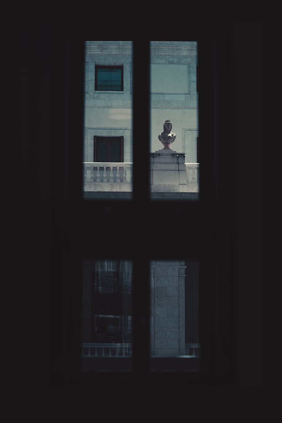 gray head bust, window, glass - material, architecture, built structure HD wallpaper