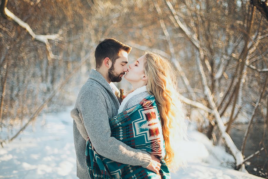 Man and Woman Hugging Each Other About to Kiss during Snow Season, HD wallpaper