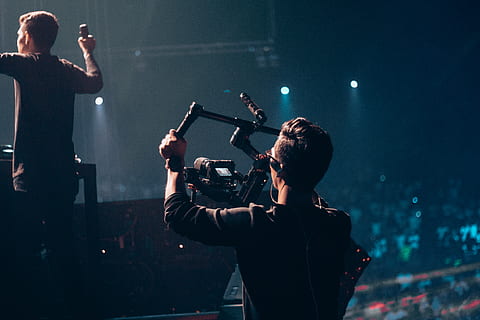 man capturing man doing performance, human, person, crowd, concert HD wallpaper