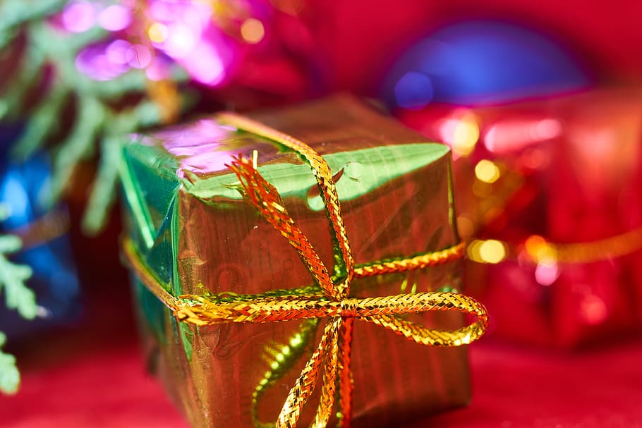 Closeup Photography of Gift Box, blurred background, boxes, bright HD wallpaper