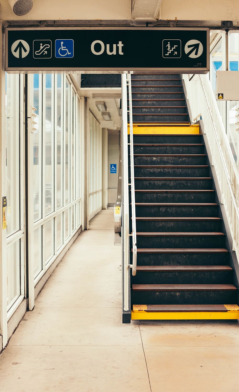 turned-off escalator, communication, architecture, sign, text HD wallpaper