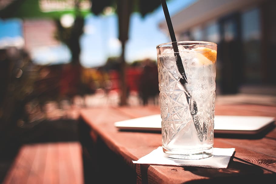 Clear Drinking Glass, alcohol, bar, beverage, blur, cocktail HD wallpaper