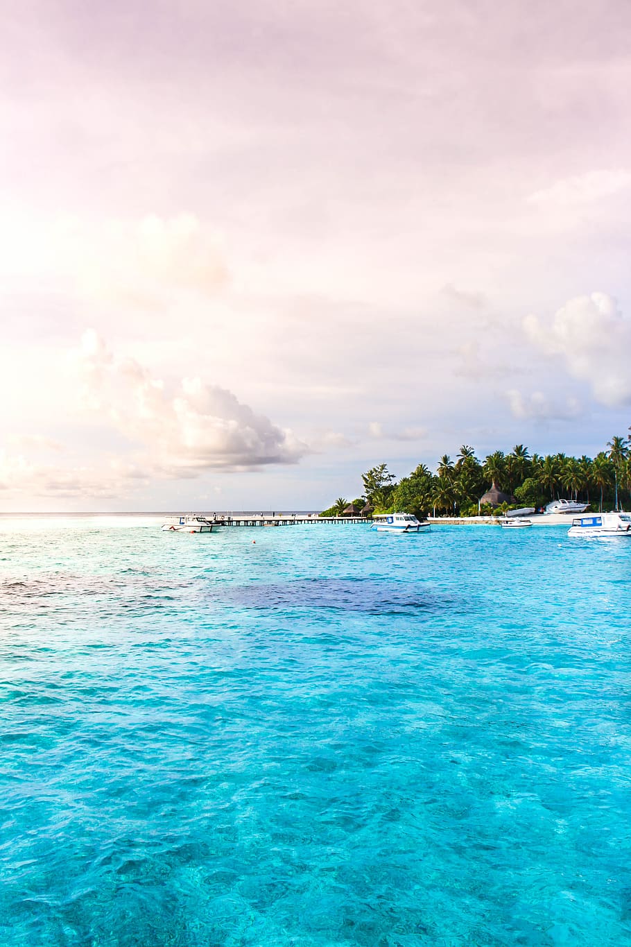 Yacht on Body of Water, beach, clouds, daylight, dock, horizon HD wallpaper