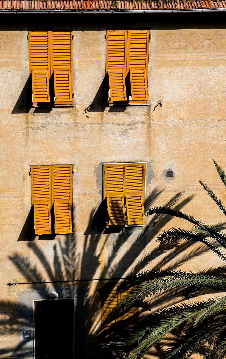 opened windows, shadow, no people, yellow, building exterior HD wallpaper