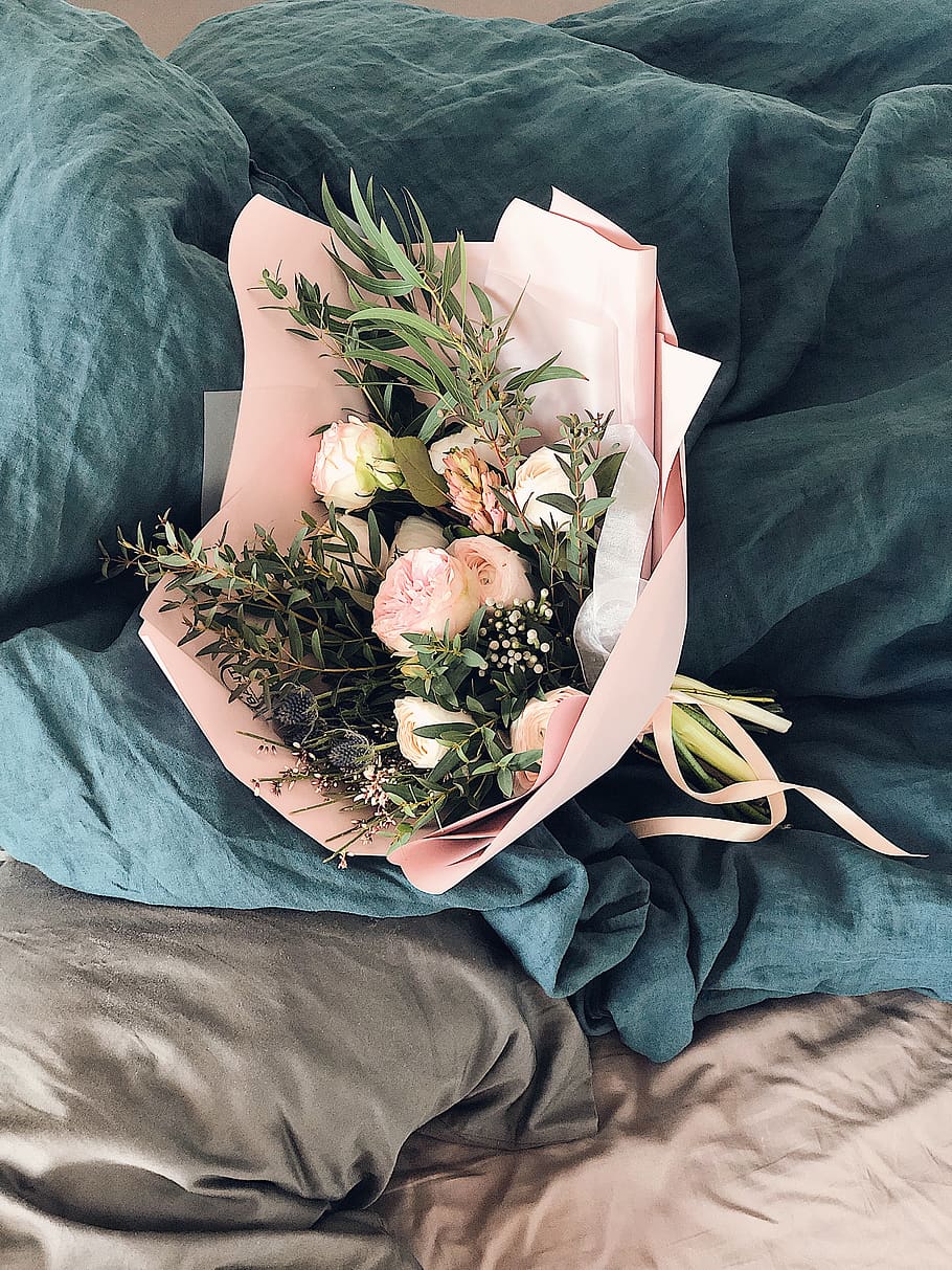 Pink and Green Flower Bouquet on Bed Sheet, bedroom, bedsheet HD wallpaper